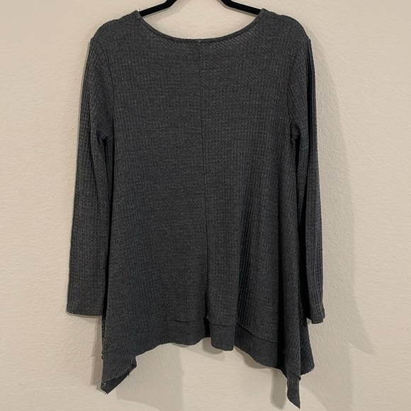 Altar’d State Women’s Waffle Knit T-Shirt Medium Grey Oversized Lagenlook Cotton - Picture 3 of 12